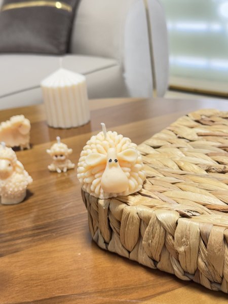 شمعة خروف العيد 🐑🕯️ الكمية ( 2 )