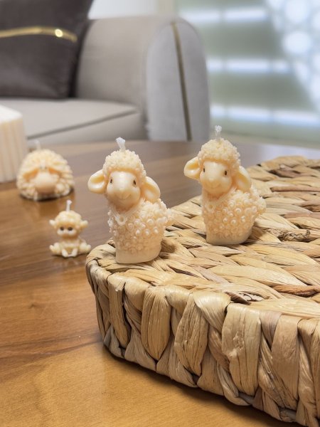 شمعة خروف العيد 🐑🕯️ الكمية ( 2 )